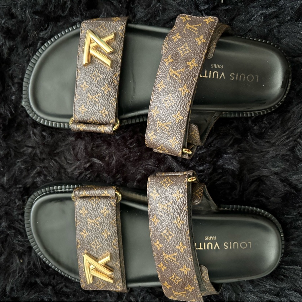 WMNS LOUIS VUITTON SUNSET FLAT COMFORT SANDAL